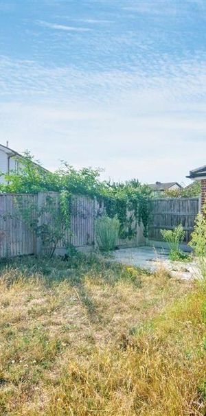 Pond Lees Close, Dagenham RM10, London - Photo 1