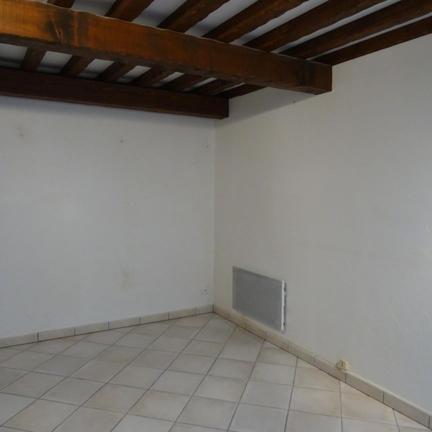 Location Maison 3 pièces 76m² CALLIAN 83440 - Photo 1