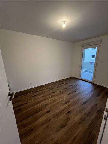 3 pièces - 62,14 m² - 1er étage - Colocation non autorisée - Photo 2