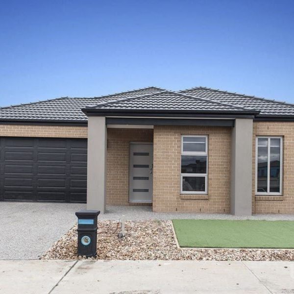 95 Claret Ash Boulevard, MELTON WEST - Photo 1