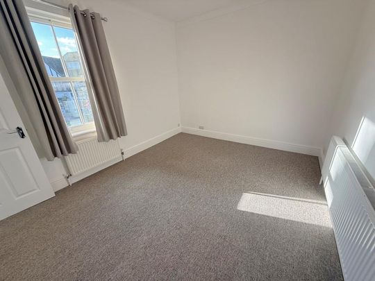 3 bedroom flat to rent - Photo 1