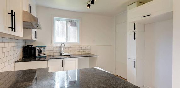 4 1/2 Style-Condo rénové à Mirabel (St-Janvier) - Juillet - Internet inclus - Photo 2