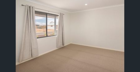 Charming New Home - Photo 4