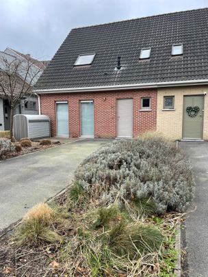 EENGEZINSWONING + tuin - Photo 1