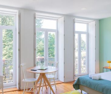 Studio for rent in Porto, furnished, balcony available. - Photo 1