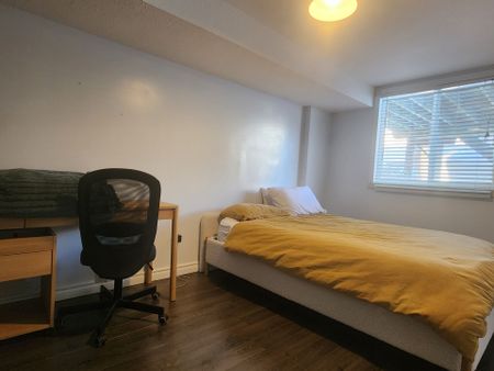 For Lease - 17 Boulder Crescent, Guelph, Ontario - Photo 2