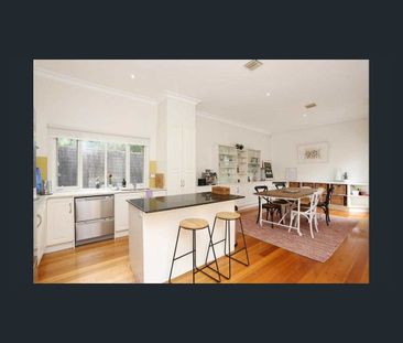 Modern 3-Bed, 2.5-Bath Townhouse with Dual Living Spaces, Double Ga... - Photo 6