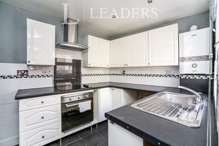 2 bedroom maisonette to rent Canterbury Street, Gillingham, ME7 - Photo 2