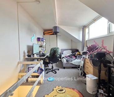 2 Bedroom Student Property - Photo 3