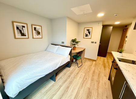 Stylish, secure city living in Nottingham’s most vibrant district of Hockley - Photo 5