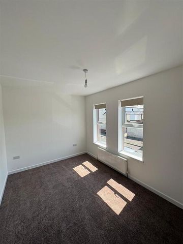 40 Clara Avenue, Belfast, BT5 5ER - Photo 2
