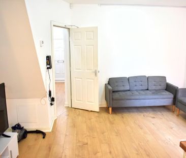 7 bedroom terraced house to rent - Photo 1