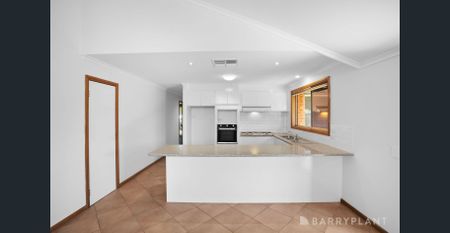 RENOVATED FAMILY LIVING IN A PRIME HOPPERS CROSSING LOCATION - Photo 5