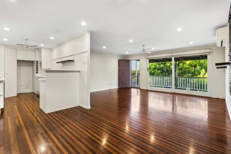 7 Burrendah Road, Jindalee. - Photo 3