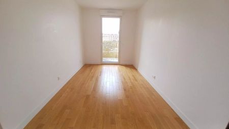 location Appartement T3 DE 69.3m² À ISSY LES MOULINEAUX - Photo 4