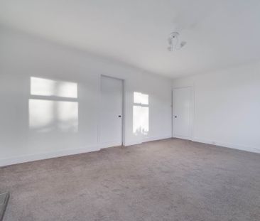 Price £845 pcm - Available Now - Unfurnished - Photo 5