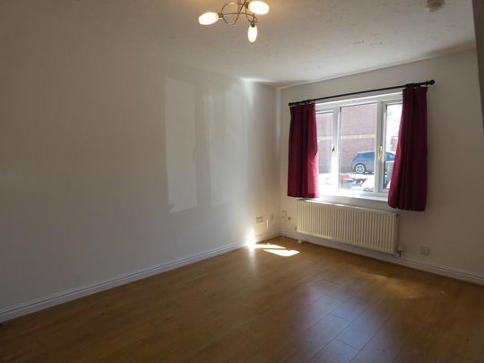 2 bedroom end of terrace house to rent - Photo 1