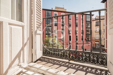 Flat for rent in calle Caños del Peral (Madrid) - Photo 5