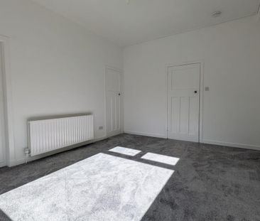 3 bedroom flat to rent - Photo 3