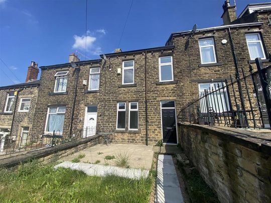 4 bedroom terraced house to rent - Photo 1