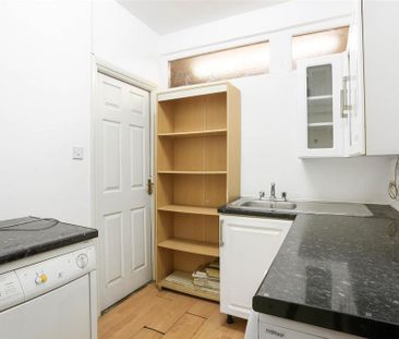 3 bedroom detached bungalow to rent - Photo 3