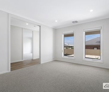 10 Dartnell Crescent - Photo 3