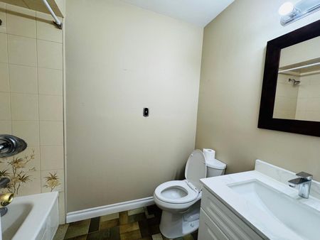 For Lease - 4054 Apple Valley Lane, Burlington, Ontario - Photo 3