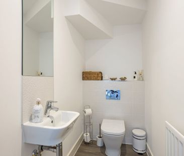 3 bedroom detached house to rent - Photo 4