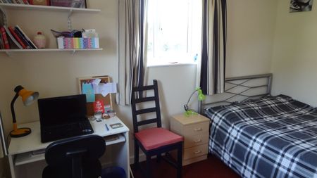 517 New Ashby Road - Engineering Side Loughborough - Photo 2