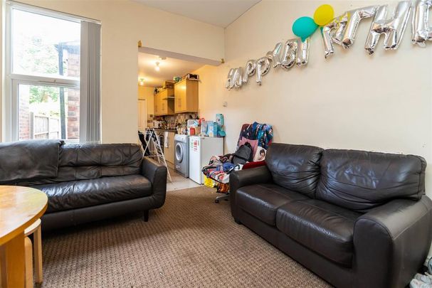 5 bedroom house to rent - Photo 1