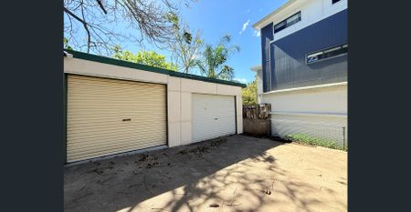 Neat 2 Bedroom Home in Convenient Location - Photo 4