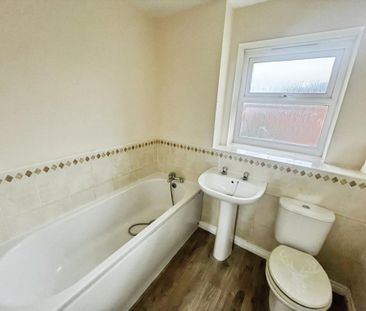 4 bedroom detached house to rent - Photo 5