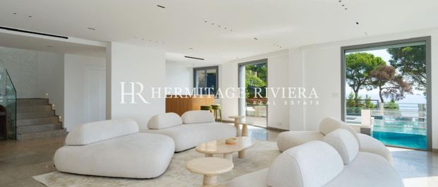 Maison • Cap-d'Ail - Photo 1