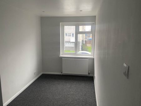 Price £1,675 pcm - Available Now - Unfurnished - Photo 2