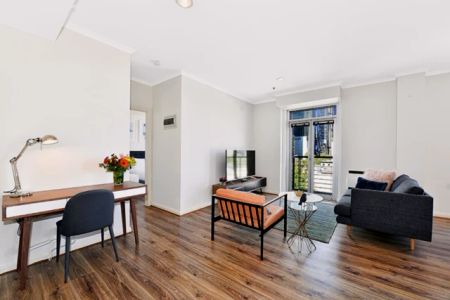 Chic 1-bedroom apartment near Melbourne Central Station - Photo 4