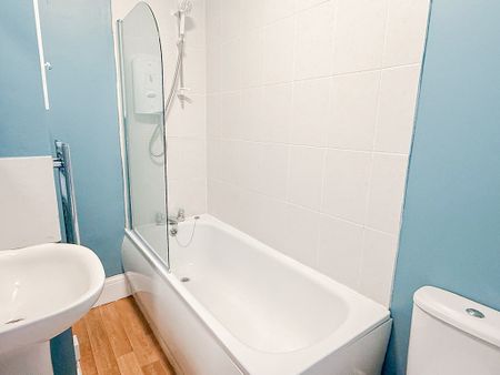 Bournemouth, Dorset - Photo 4