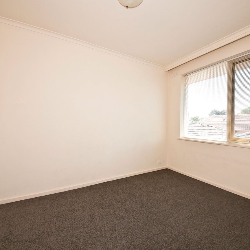 Location, Location! - Photo 1