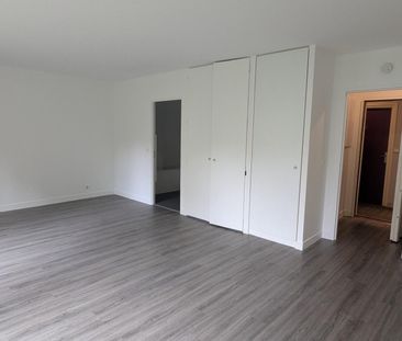 location Appartement T1 DE 33.72m² À GARCHES - Photo 2