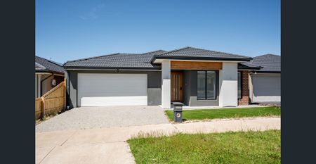 LUXURY LIVING IN SUNBURY - Photo 3