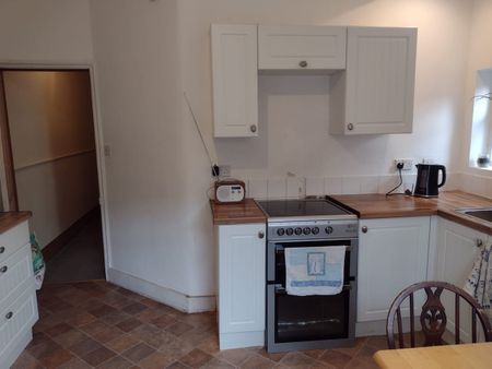 Room in a Shared Flat, Southfields, SW18 - Photo 3