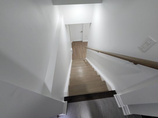 For Lease - 268 Bonnieglen Boulevard, Caledon, Ontario - Photo 1