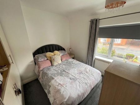 3 bedroom semi-detached house to rent - Photo 3