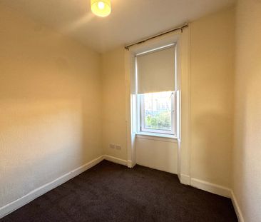 22 Young Terrace Springburn - Photo 3