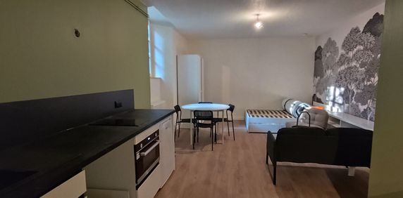 Location Appartement 1 pièce 32m² - Photo 2