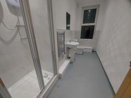 2 bedroom apartment to rent - Photo 5