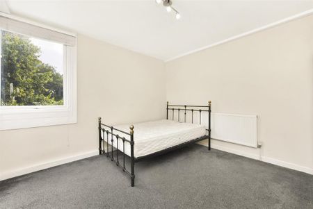 4 bedroom apartment to rent - Photo 2