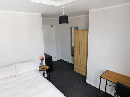 3 Bed Flat, Bishopston, BS7 - Photo 2