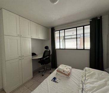 Location Appartement 2 pièces 47m² SETE 34200 - Photo 4