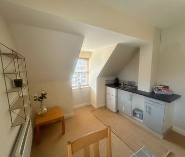 Barnston Court, Chester, Mickle Trafford - Photo 2