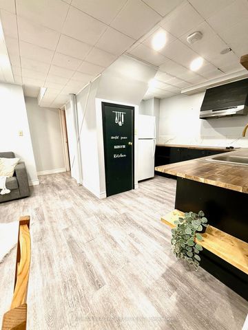 For Lease - 16 Eastman Crescent, Newmarket, Ontario - Photo 5